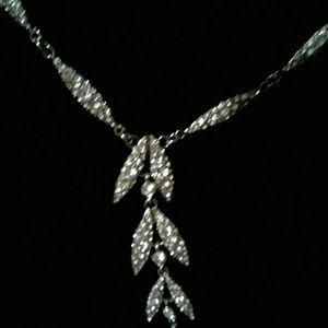Silver white diamonds necklace